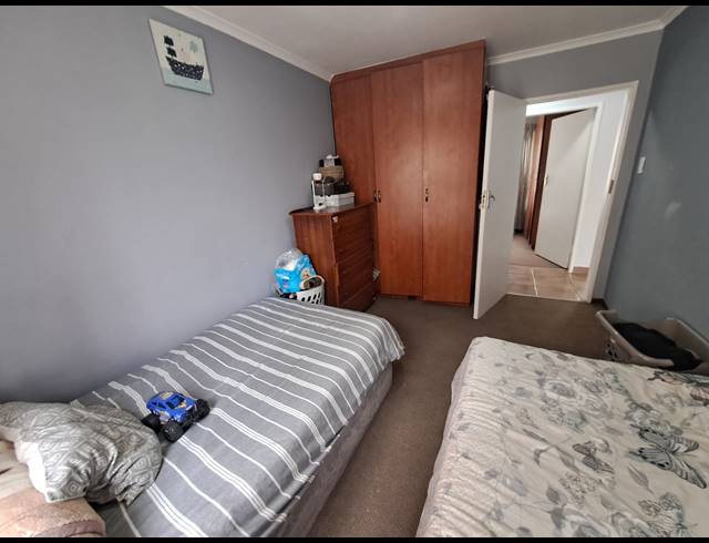 3 BEDROOM TOWNHOUSE FOR SALE IN CASTLEVIEW